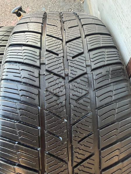 Barum 215/55 R17 Zimska