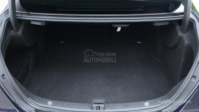 Mercedes Benz E 200 1.6D / AUT / REG /