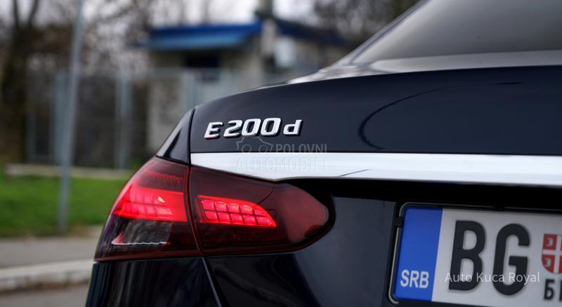 Mercedes Benz E 200 1.6D / AUT / REG /