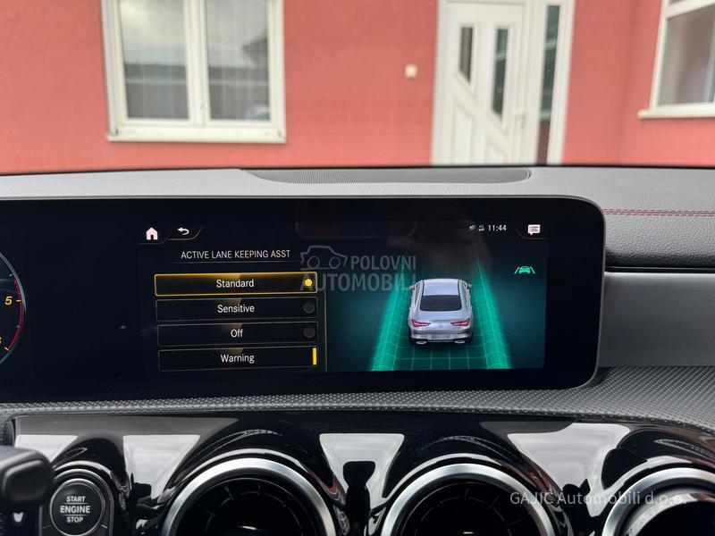 Mercedes Benz CLA 180 d AMG