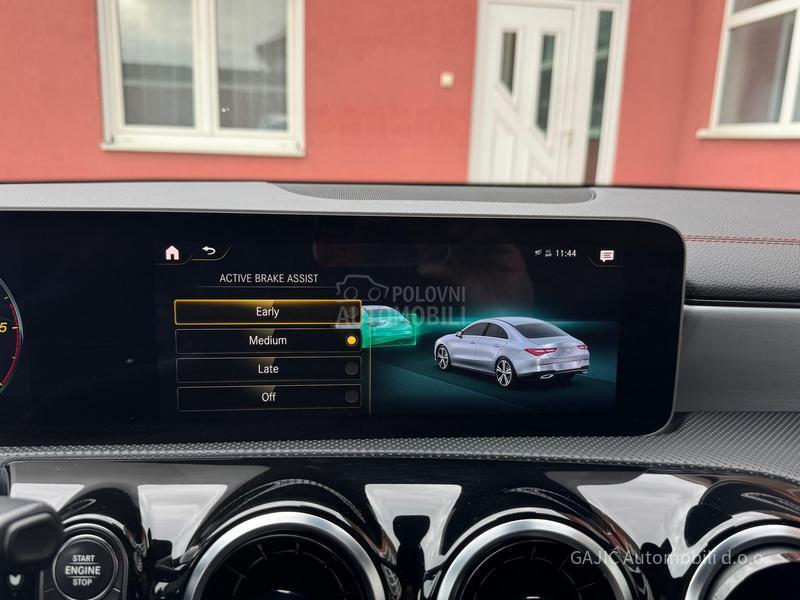 Mercedes Benz CLA 180 d AMG