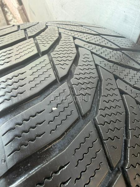 Nexen 225/55 R17 Zimska