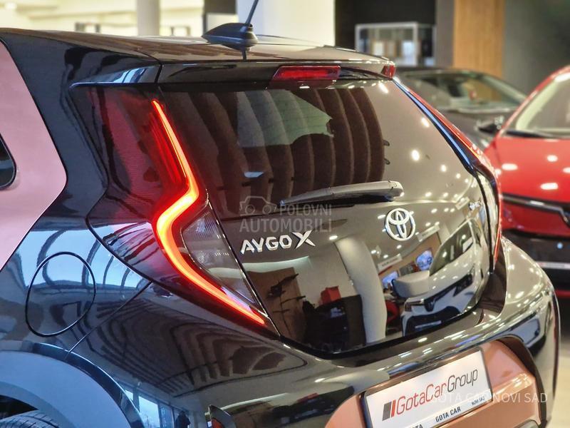 Toyota Aygo X 1.5 HEV  X-TREND