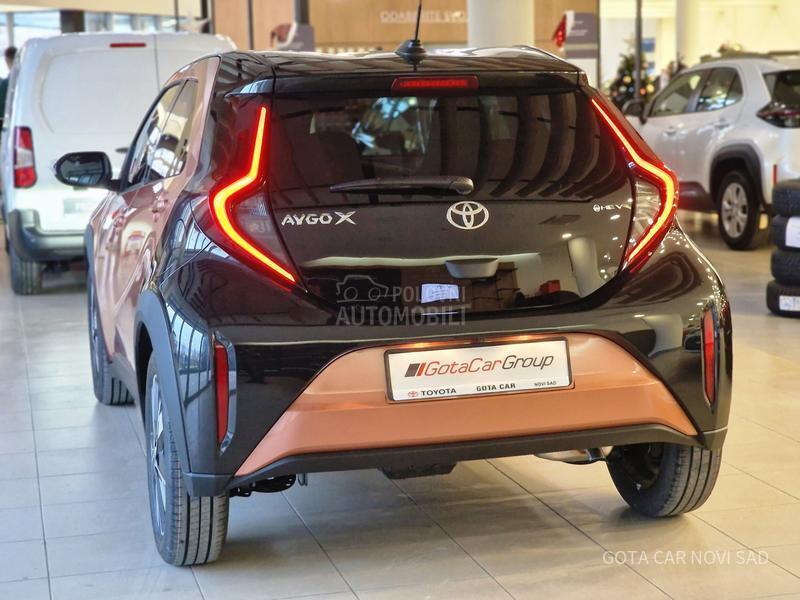Toyota Aygo X 1.5 HEV  X-TREND