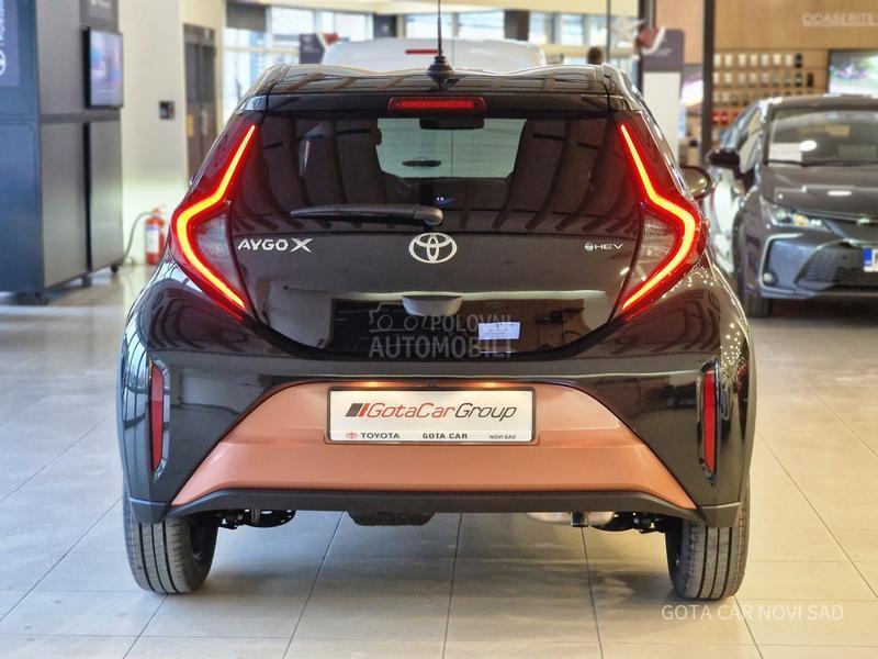 Toyota Aygo X 1.5 HEV  X-TREND