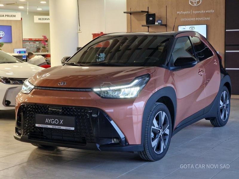 Toyota Aygo X 1.5 HEV  X-TREND
