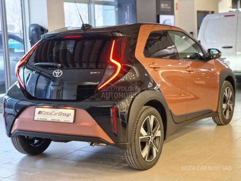 Toyota Aygo X 1.5 HEV  X-TREND