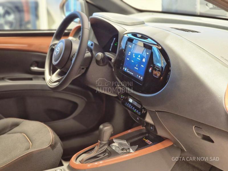 Toyota Aygo X 1.5 HEV  X-TREND