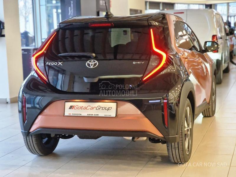 Toyota Aygo X 1.5 HEV  X-TREND