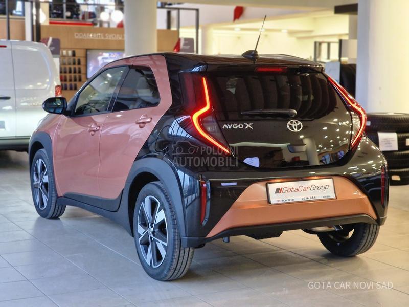 Toyota Aygo X 1.5 HEV  X-TREND
