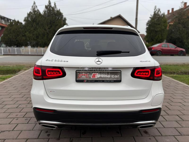 Mercedes Benz GLC 300 DE AMG VIRT AIR KAM