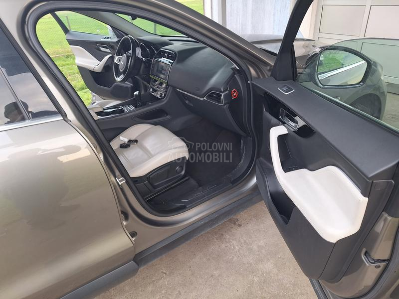 Jaguar F pace awd