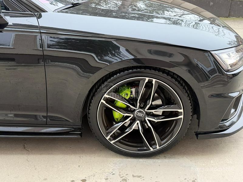 Audi A4 Quattro/Blackedition