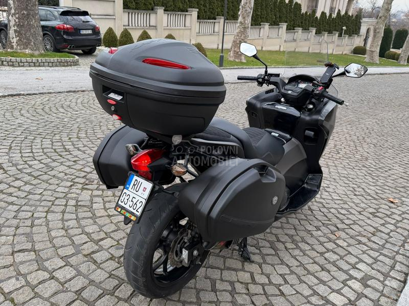 Honda Integra NC 700D