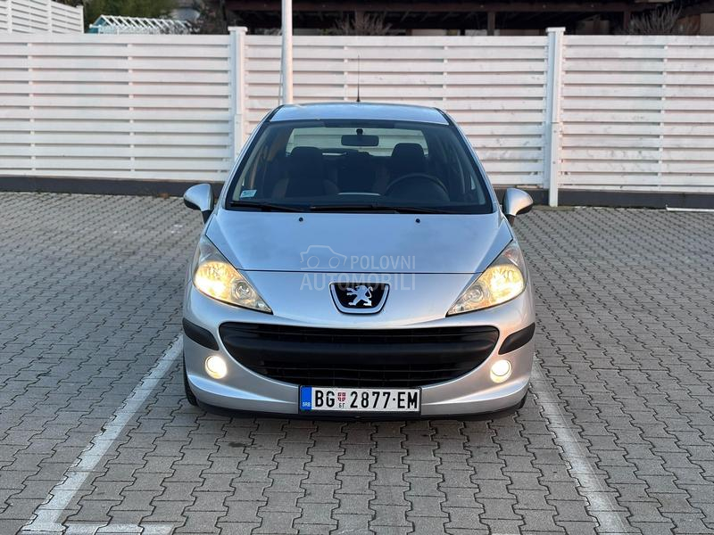 Peugeot 207 1.4 8V