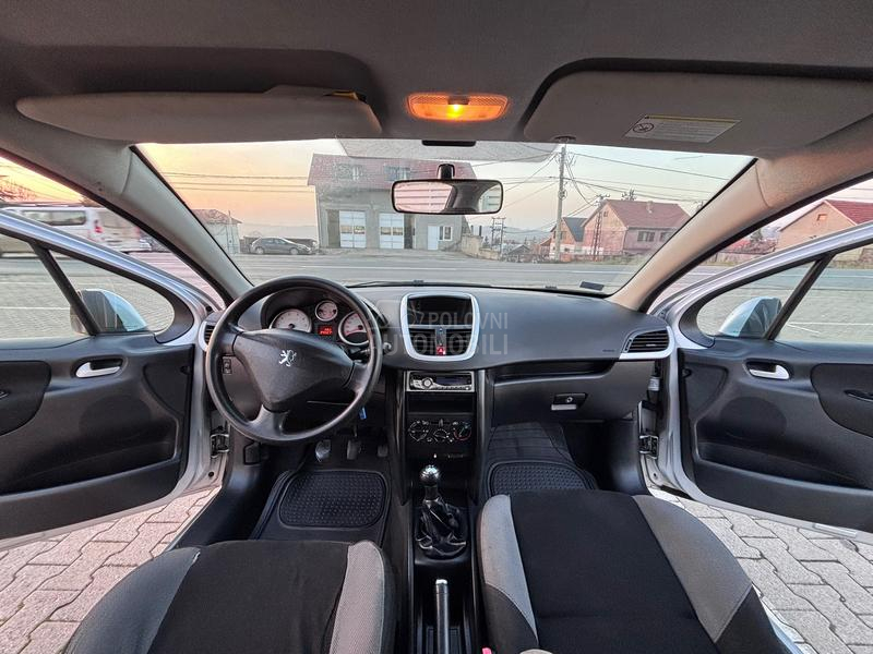 Peugeot 207 1.4 8V
