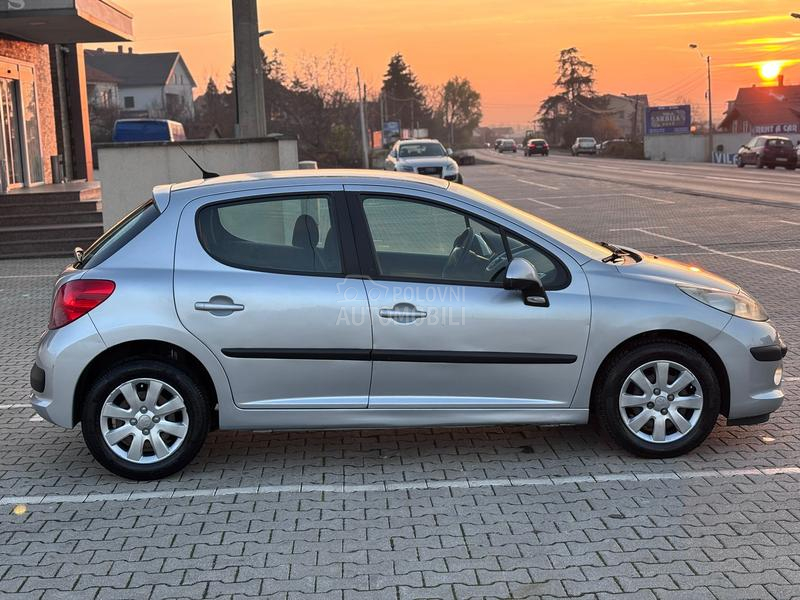 Peugeot 207 1.4 8V