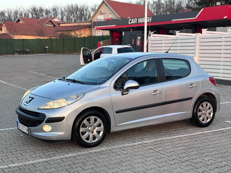 Peugeot 207 1.4 8V
