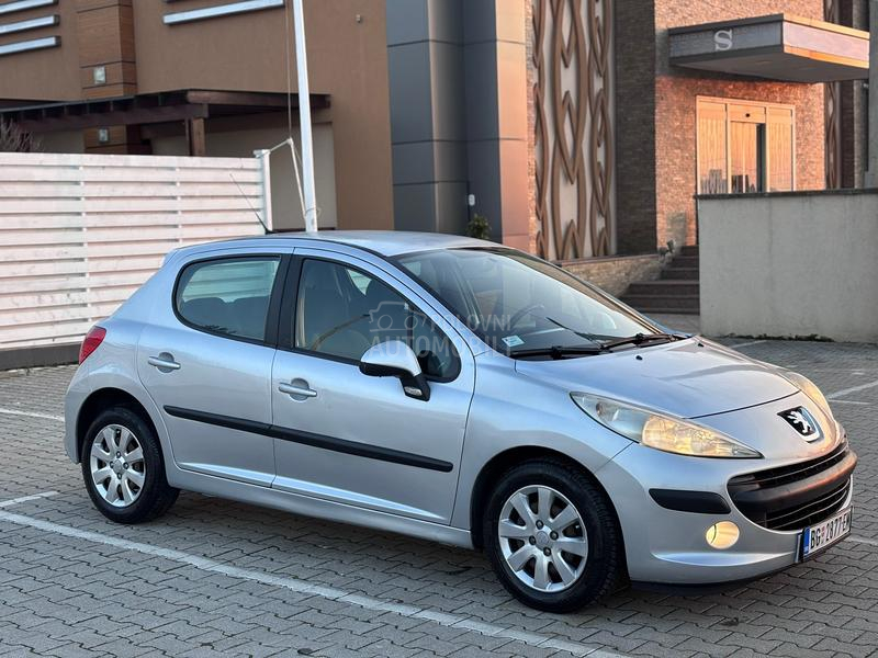 Peugeot 207 1.4 8V