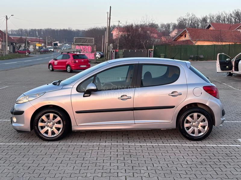 Peugeot 207 1.4 8V