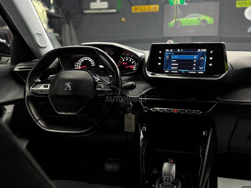 Peugeot 2008 1.2B AUTOM.