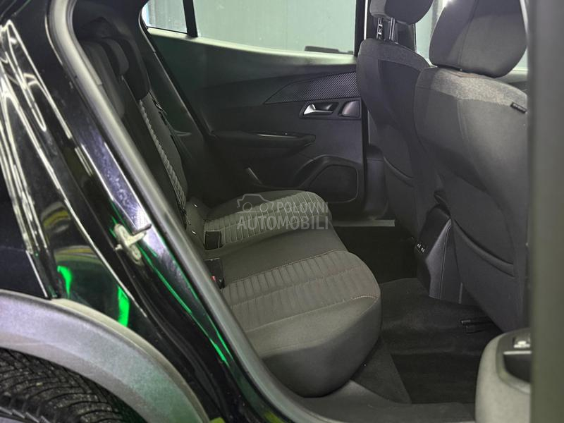 Peugeot 2008 1.2B AUTOM.