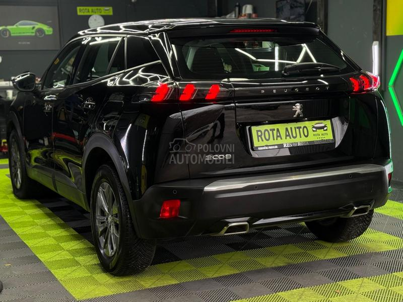Peugeot 2008 1.2B AUTOM.