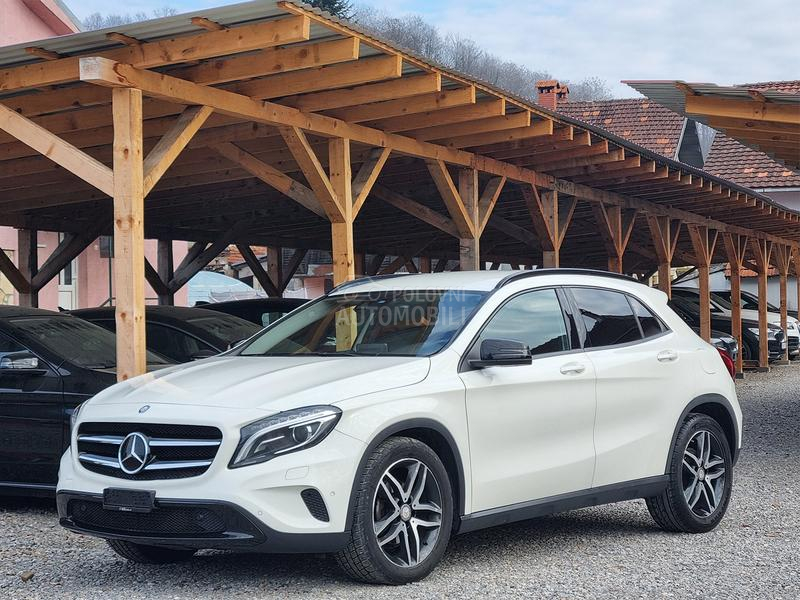 Mercedes Benz GLA 200 1.6T DCT