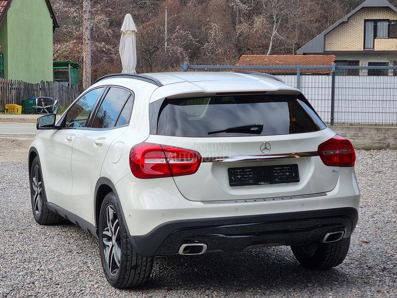 Mercedes Benz GLA 200 1.6T DCT
