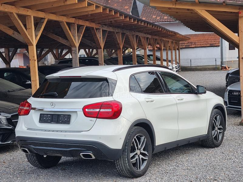 Mercedes Benz GLA 200 1.6T DCT
