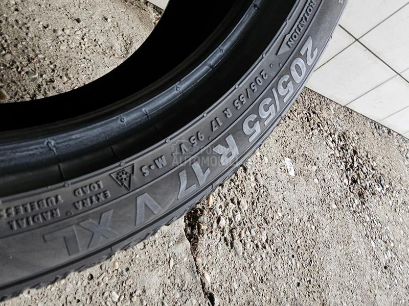 Semperit 205/55 R17 Zimska