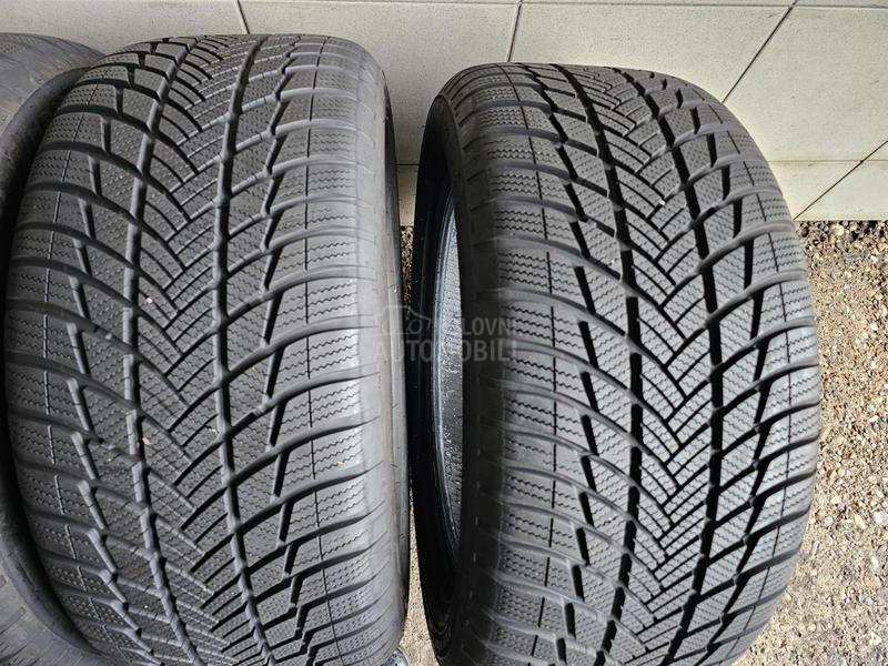 Bridgestone 255/50 R18 Zimska