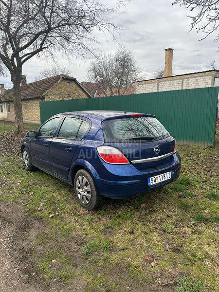 Opel Astra H 