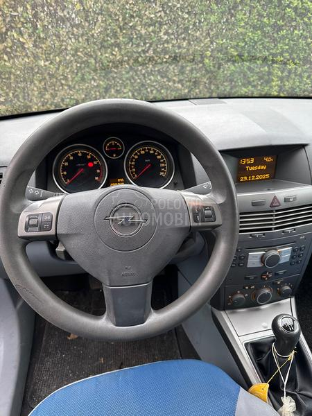 Opel Astra H 