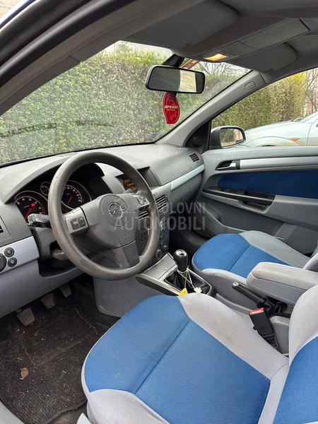 Opel Astra H 