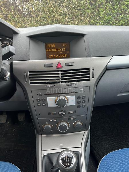 Opel Astra H 