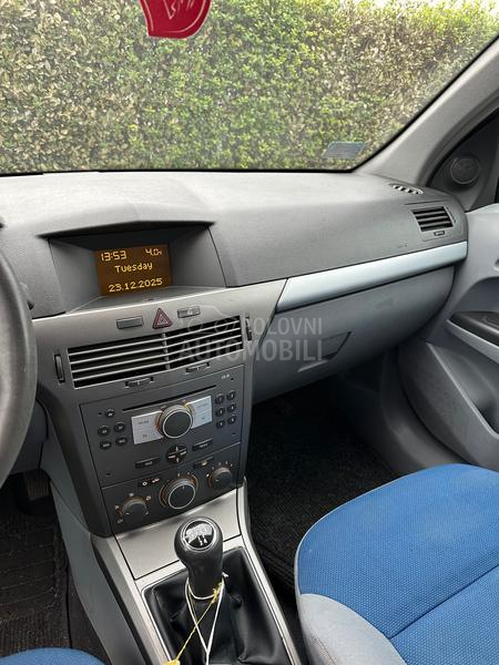 Opel Astra H 