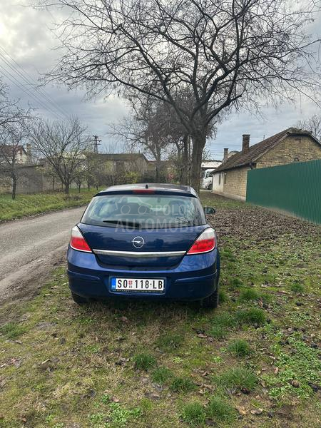 Opel Astra H 