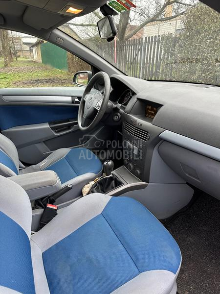 Opel Astra H 