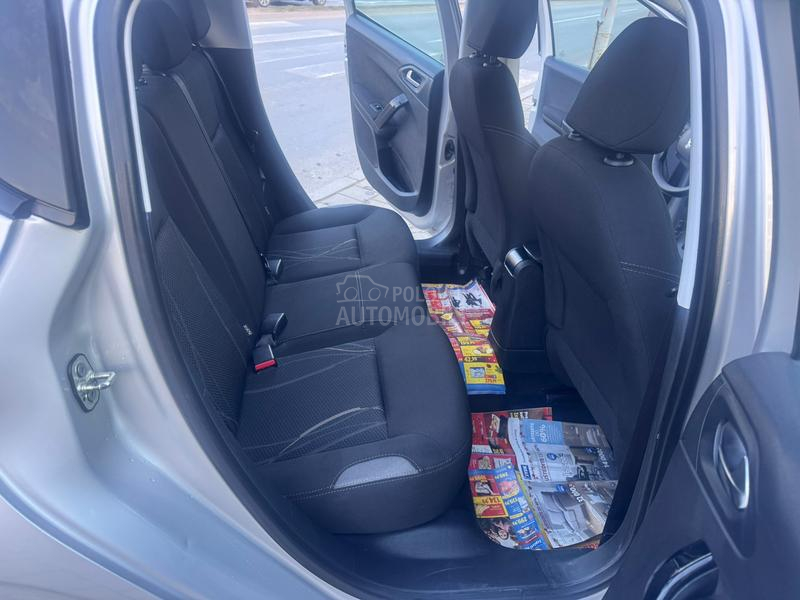 Peugeot 208 1.2 BEN. ŠVAJ NOV