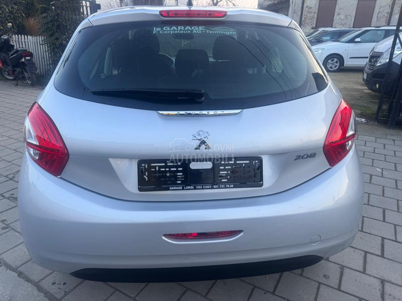 Peugeot 208 1.2 BEN. ŠVAJ NOV