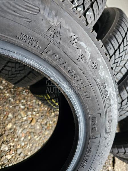 Dunlop 185/60 R15 Zimska