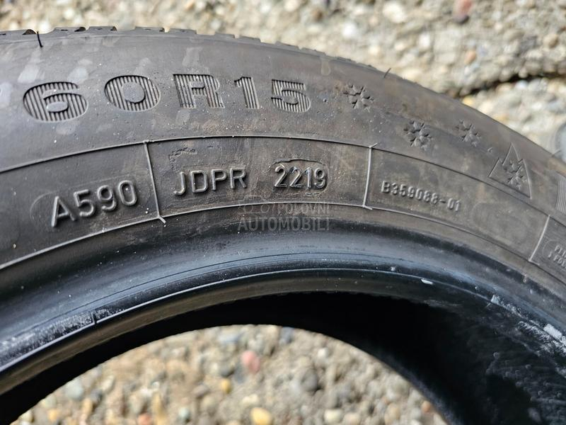 Dunlop 185/60 R15 Zimska