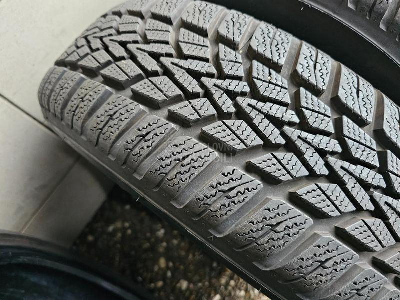 Dunlop 185/60 R15 Zimska