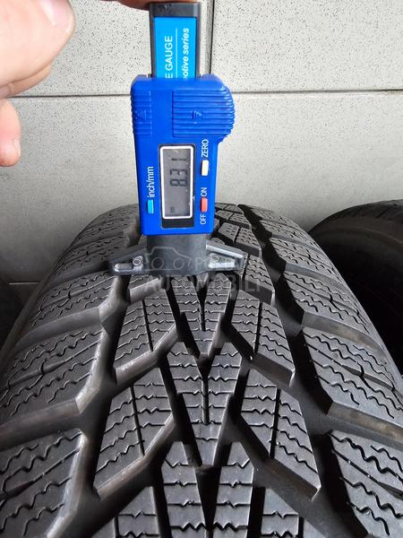 Dunlop 185/60 R15 Zimska