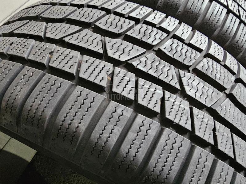 Continental 225/55 R17 Zimska