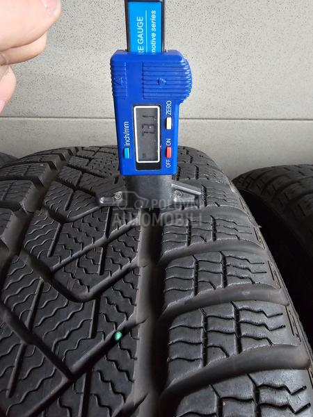 Pirelli 225/55 R17 Zimska