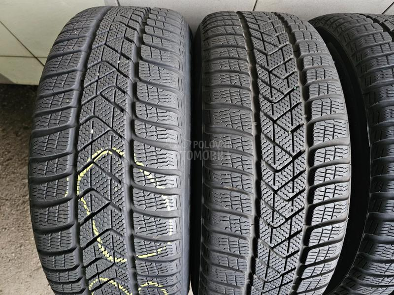 Pirelli 225/55 R17 Zimska
