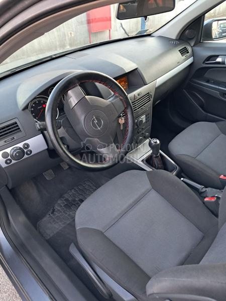 Opel Astra H 