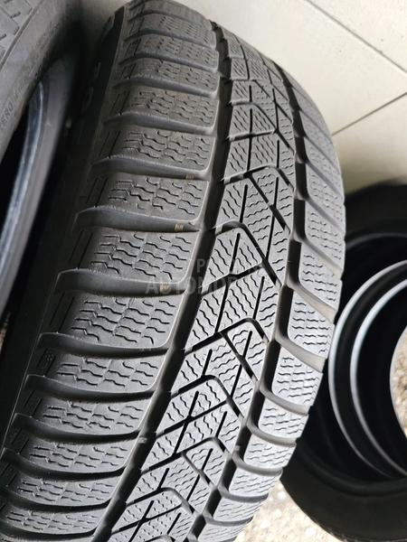 Pirelli 205/60 R16 Zimska